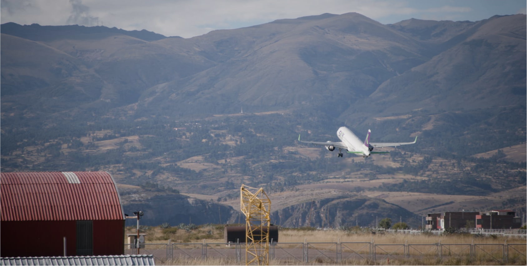 Raúl Díaz: Aeropuertos de Juliaca y Tacna ya Iniciaron Actividades