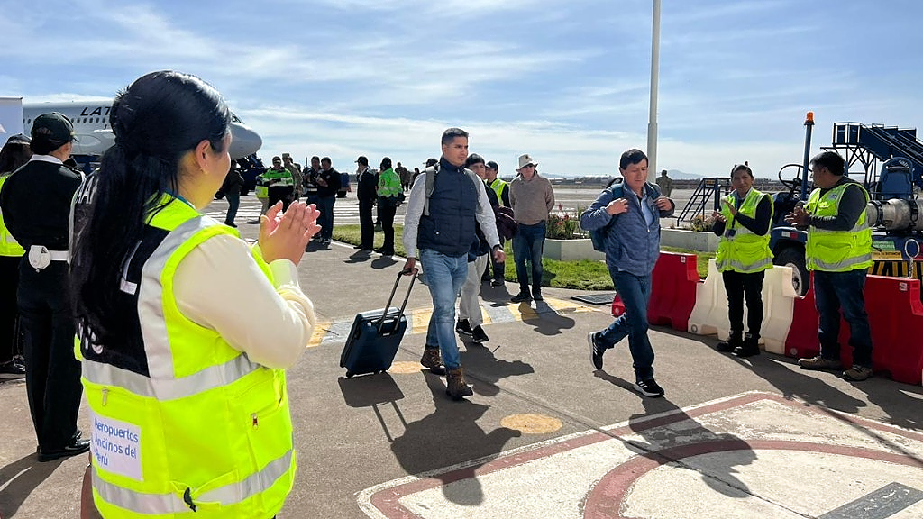 Aeropuerto Inca Manco Cápac Reinició Sus Operaciones Luego de Más de Tres Meses de Cierre