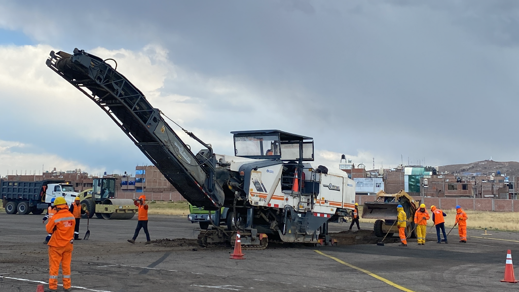 AAP realiza mantenimiento correctivo en pista de aterrizaje del Aeropuerto de Juliaca